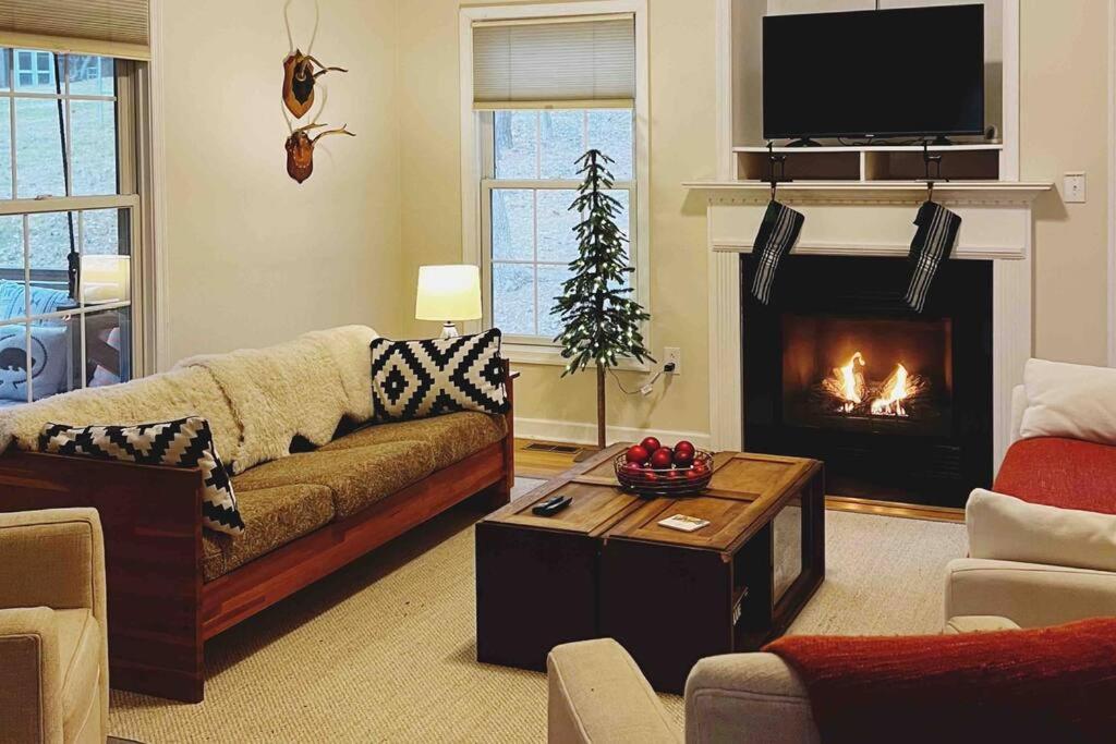 Cozy Cabin W/ Indoor Fireplace & Tranquil Views Luray Exteriör bild