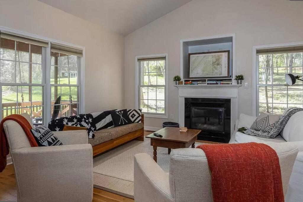Cozy Cabin W/ Indoor Fireplace & Tranquil Views Luray Exteriör bild